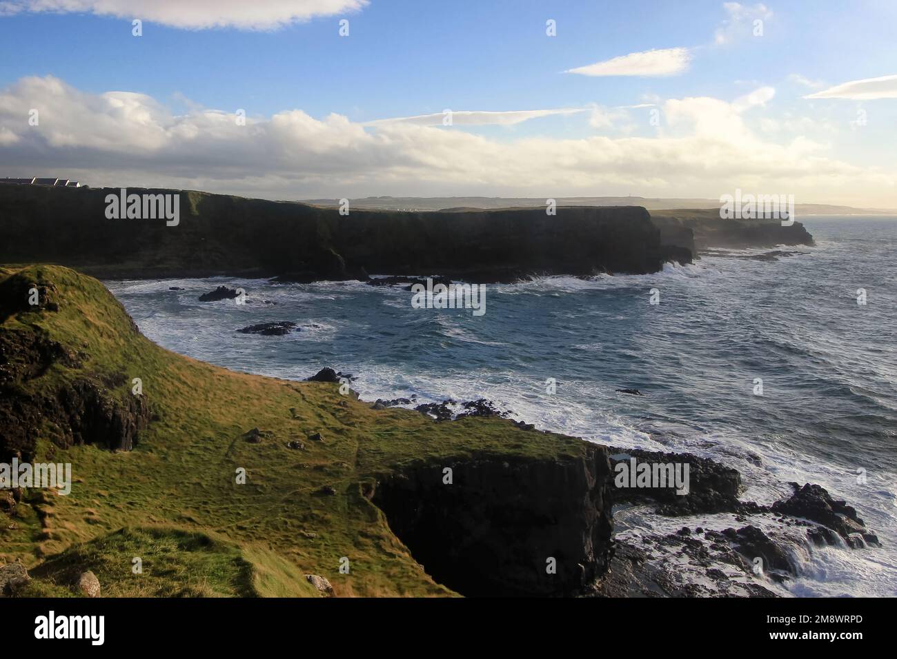 La calzada del Gigante, situada en Irlanda del Norte (Condado de Antrim), es uno de los monumentos más emblemáticos de Irlanda y patrimonio mundial de la UNESCO Foto de stock