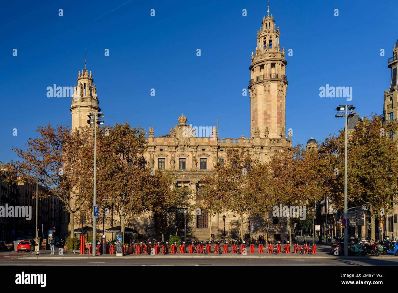 Sede de la sede central de Correos y Telégrafos (Correos y Telégrafos) al inicio de la avenida Via Laietana en Barcelona Cataluña España Foto de stock