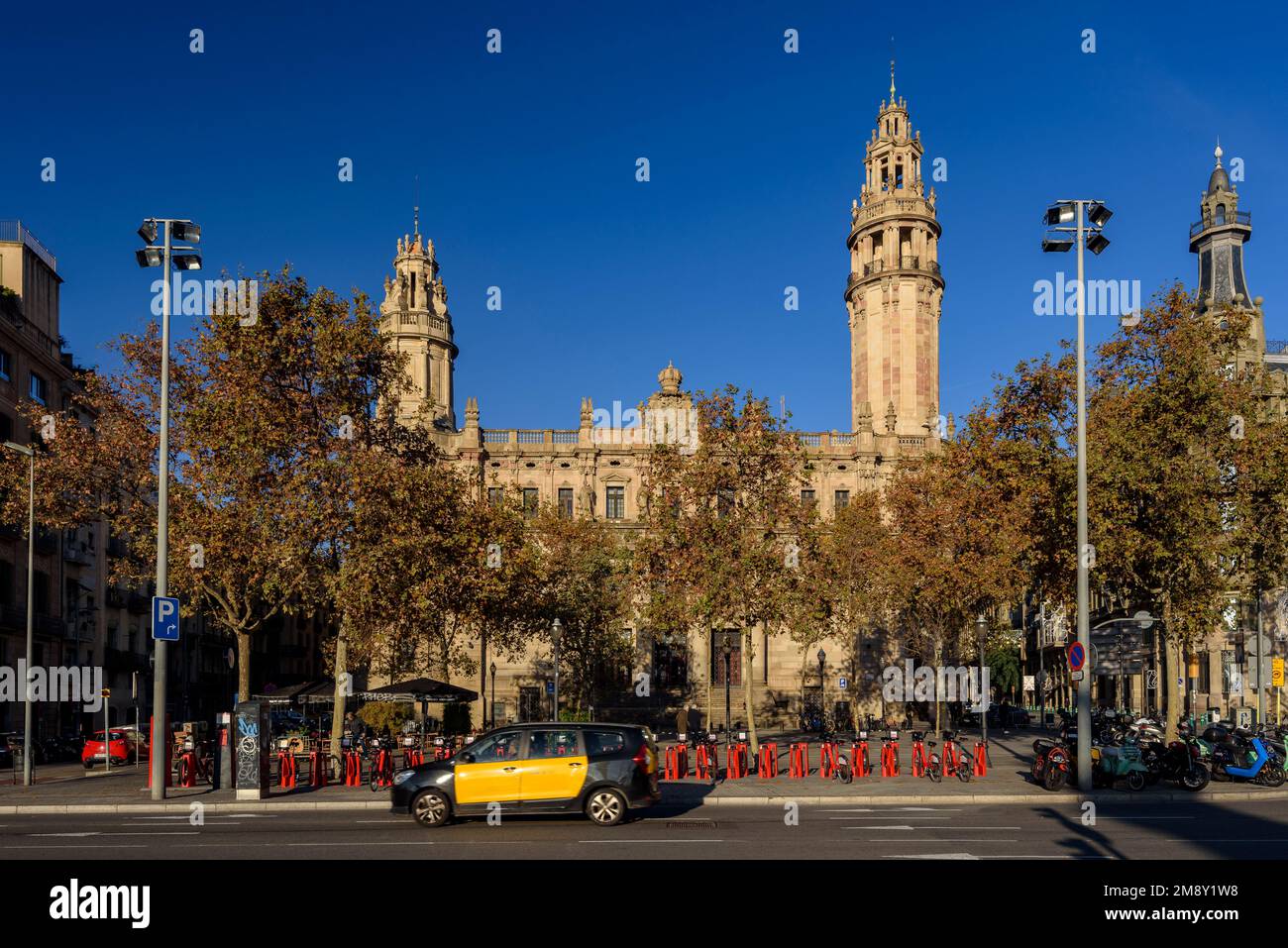 Sede de la sede central de Correos y Telégrafos (Correos y Telégrafos) al inicio de la avenida Via Laietana en Barcelona Cataluña España Foto de stock