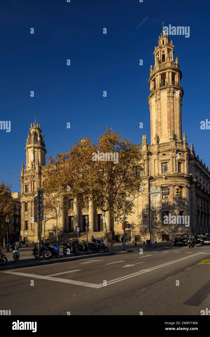 Sede de la sede central de Correos y Telégrafos (Correos y Telégrafos) al inicio de la avenida Via Laietana en Barcelona Cataluña España Foto de stock