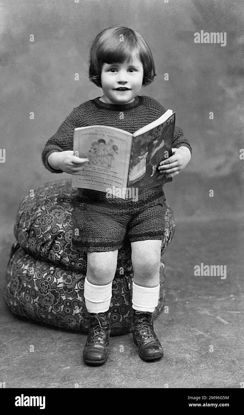1930 moda infantil fotografías e imágenes de alta resolución - Alamy