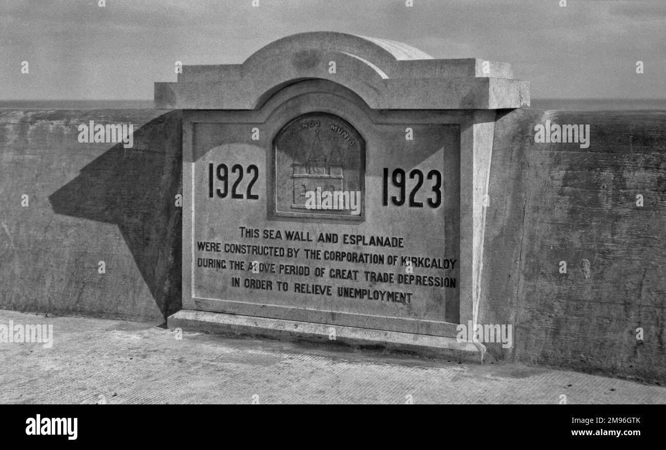 Piedra conmemorativa que forma parte de la muralla de Kirkcaldy, Fife