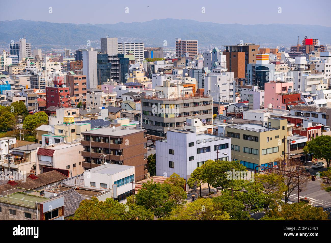 Ciudad de Wakayama, paisaje urbano del centro de Japón por la tarde. Foto de stock