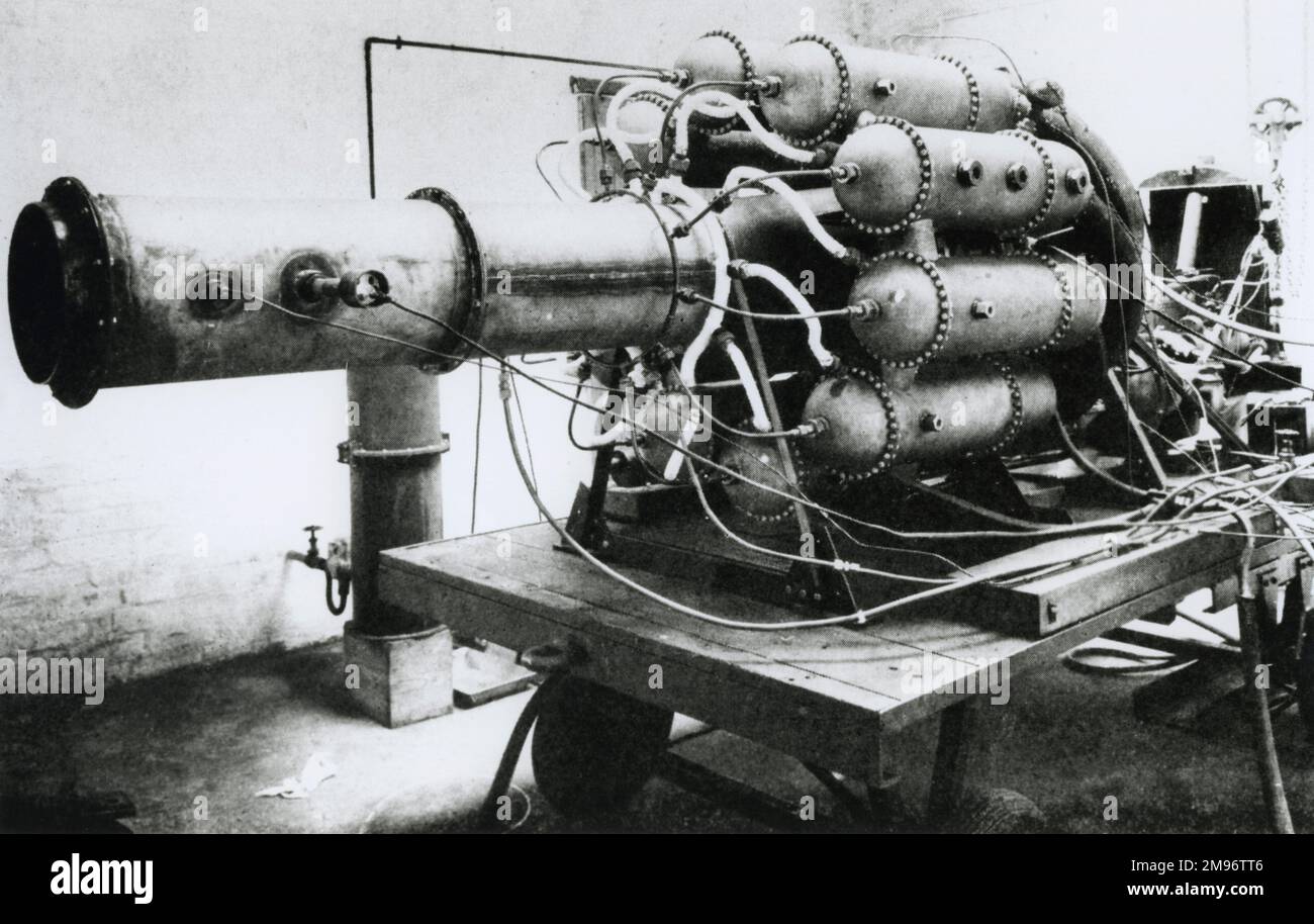 Turbina de gas de propulsión de chorro Whittle., instalación de prueba de tercer modelo de motor experimental Foto de stock