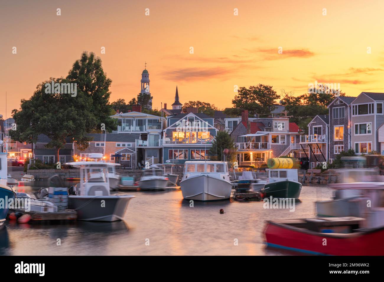 Rockport, Massachusetts, centro de EE.UU. Y vistas al puerto al atardecer. Foto de stock