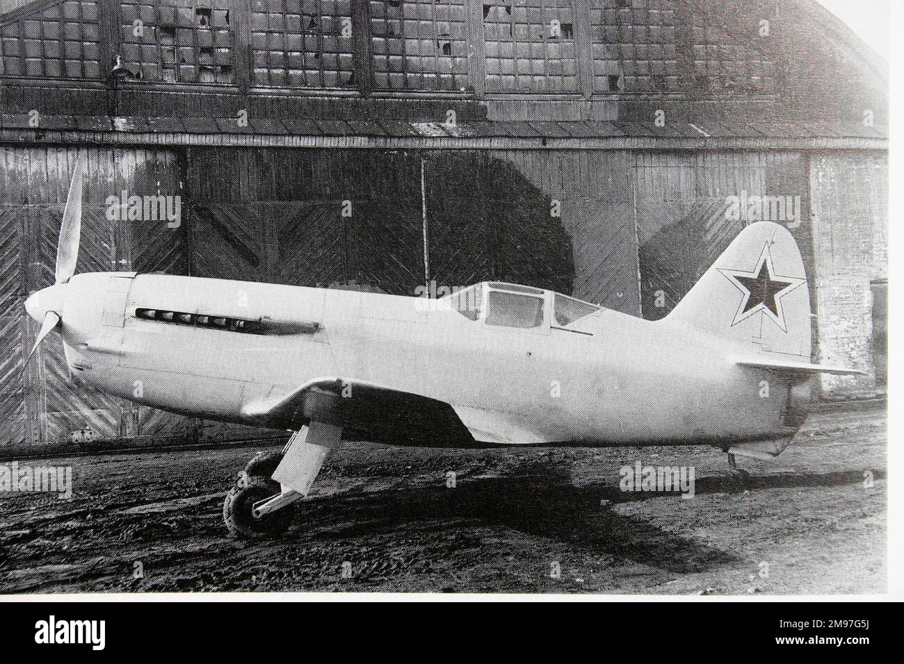 Mikoyan I-250 - Los soviéticos estaban empezando a desarrollar la propulsión a reacción al final de la guerra, este tipo fue volado por primera vez en marzo de 1945. Foto de stock