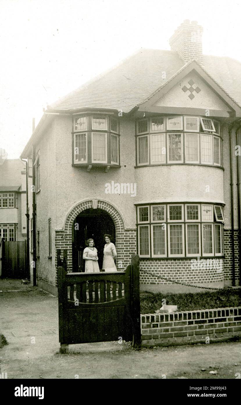 Casa adosada suburbana de los años 1930s. Foto de stock