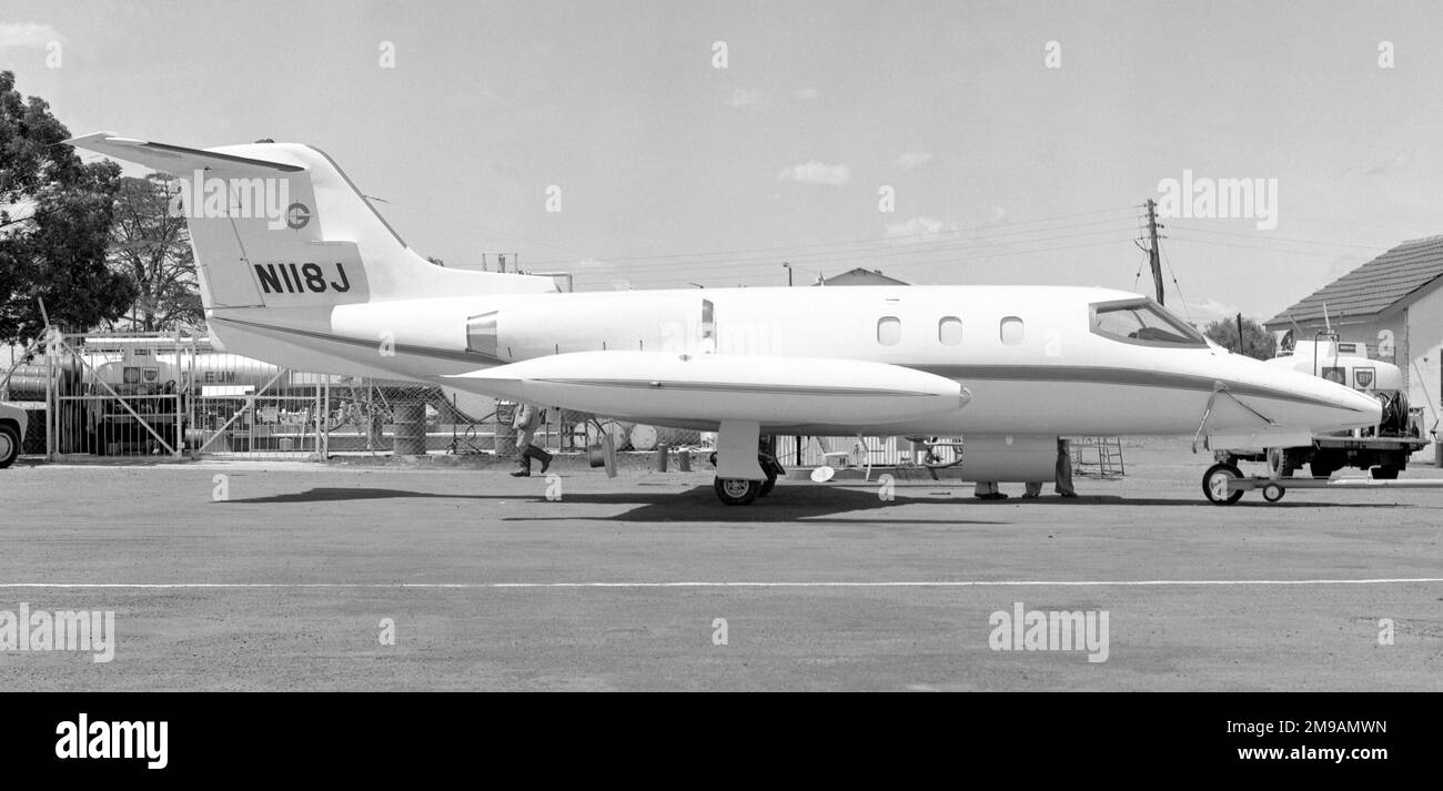 Learjet aircraft Imágenes de stock en blanco y negro - Alamy