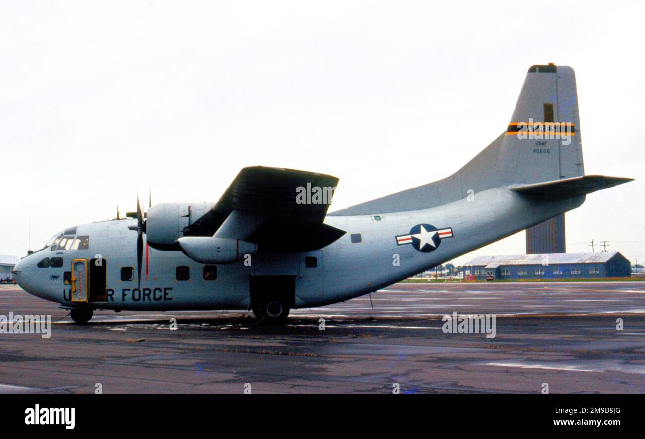 Fuerza Aérea de los Estados Unidos (USAF) - Fairchild UC-123K Provider 54-0605 (MSN 20054) Foto de stock