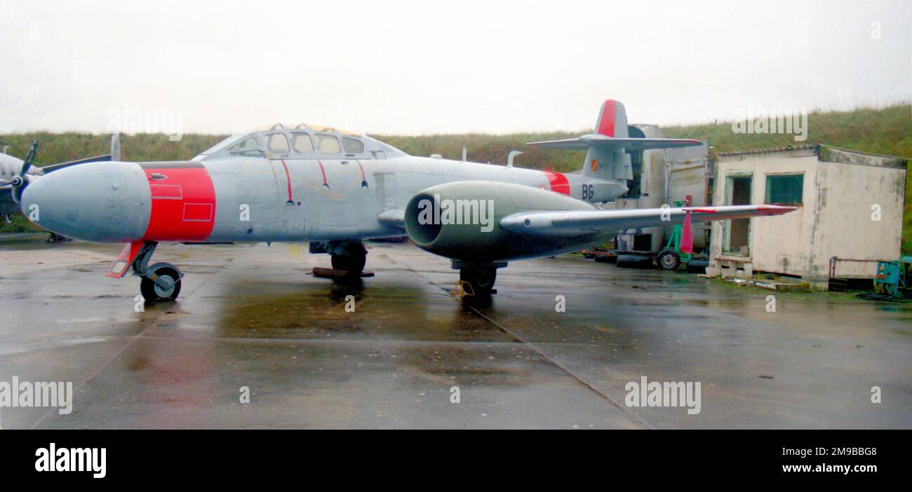 Armstrong-Whitworth Meteor NF.11 NF.11-8 / BG (msn AW.5564), en el Museo Ailes Anciennes Toulouse, en noviembre de 1998. Foto de stock