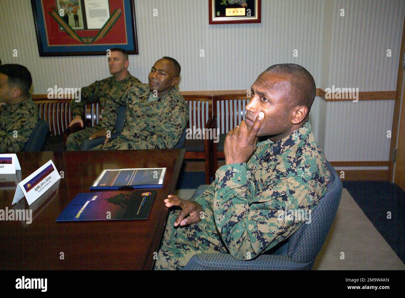 031120M5181A014. El Sargento Mayor del Cuerpo de Marines de LOS