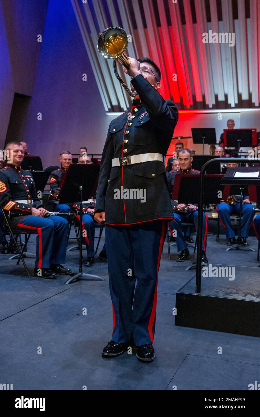 EE.UU Charly Carreon, un instrumentista de trompeta de la 2D.ª División