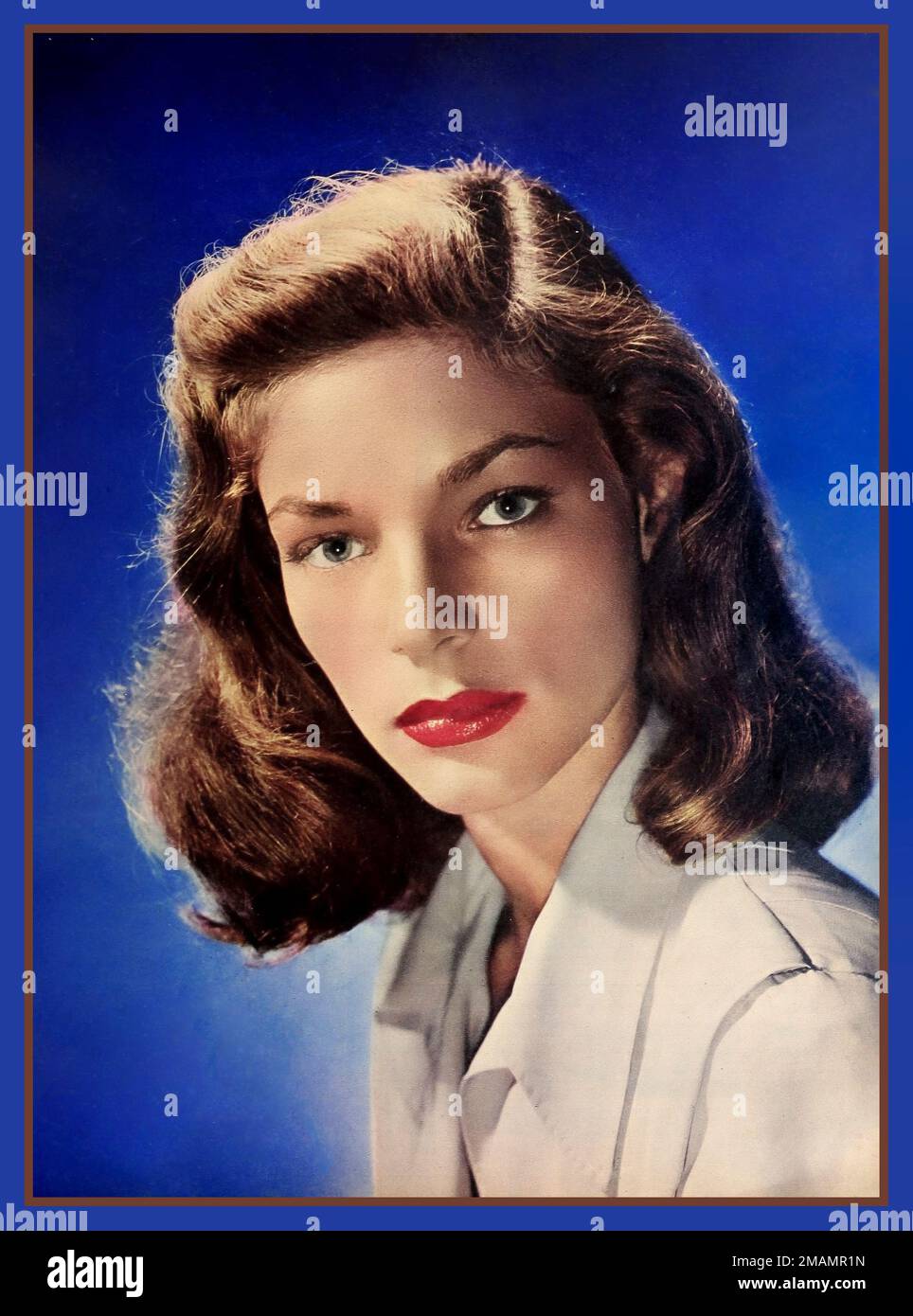 Lauren Bacall en 1946. Fotografía de estudio de fotografía de Hollywood por Willinger Marzo de 1946 Modern Screen Magazine Hollywood USA Foto de stock