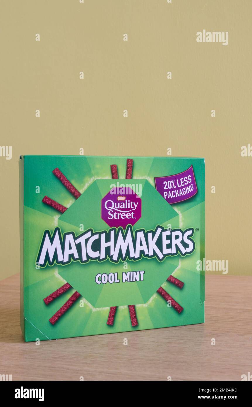 Caja de Nestlé Quality Street Matchmakers Cool Mint Chocolates Foto de stock