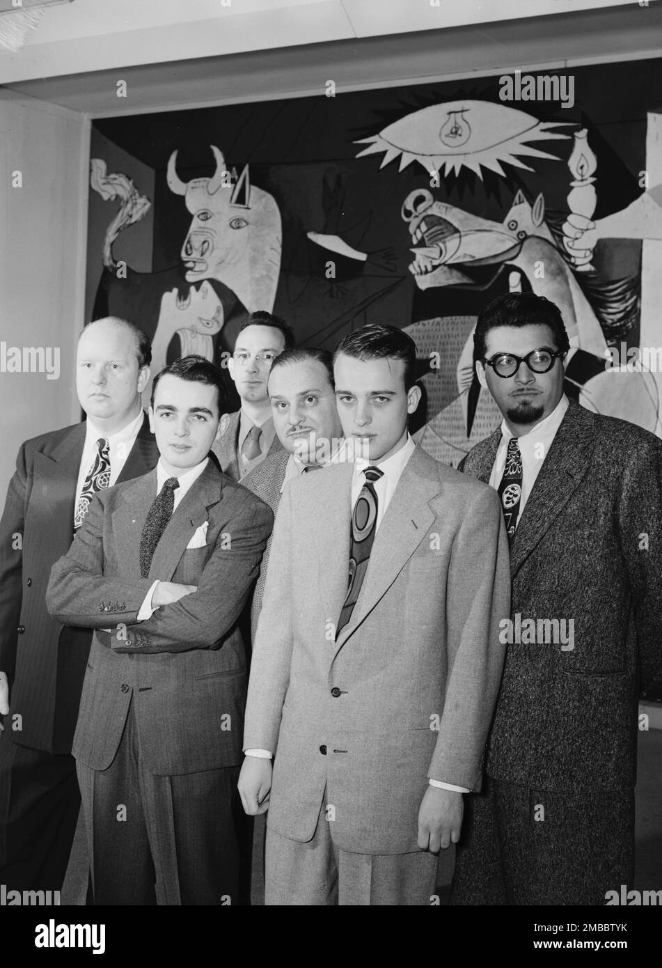 Retrato de Edwin A. Finckel, Ralph Burns, Eddie Sauter, Johnny Richards, Neal Hefti, Y George Handy, Museo de Arte Moderno, Nueva York, N.Y., ca. Marzo de 1947. Foto de stock