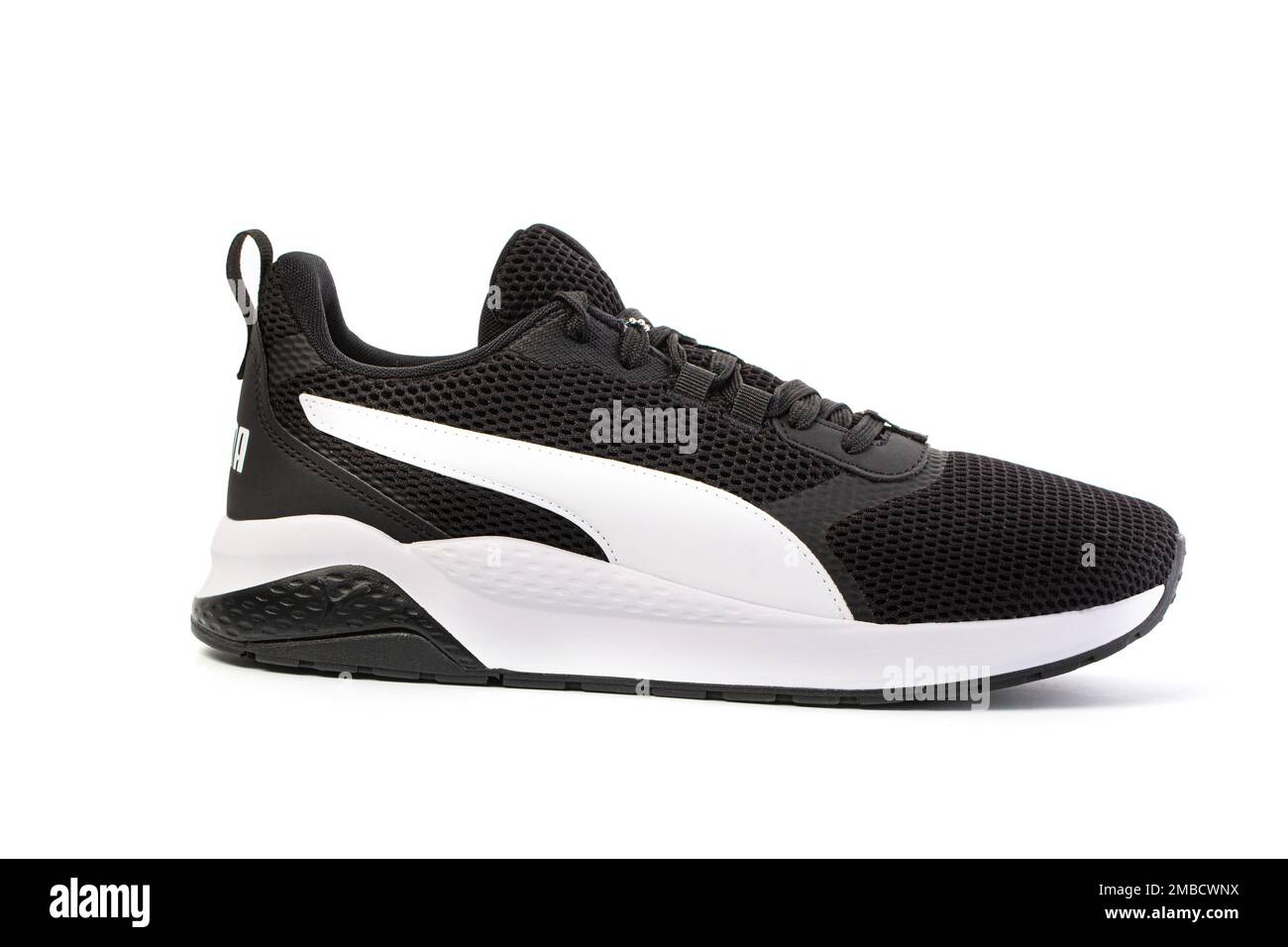 Zapatos puma classic Imágenes recortadas de stock - Alamy