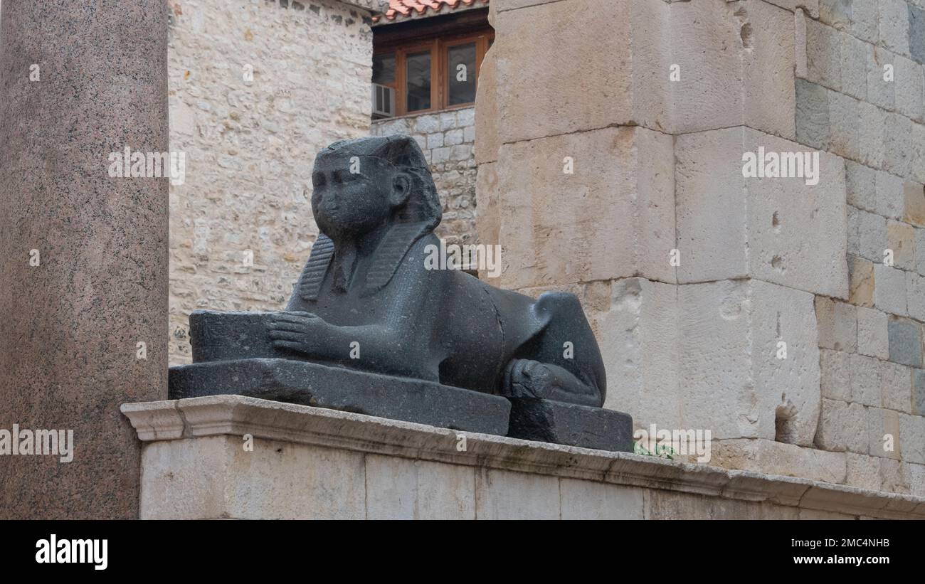 Esfinge egipcia en el Palacio de Diocleciano, Split, Croacia Foto de stock