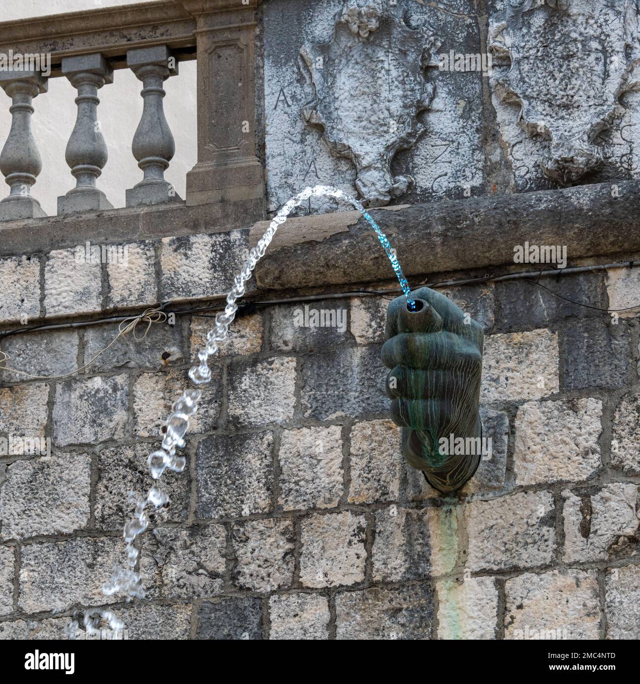 Pirja/Figa Teacup Fountain, Split, Croacia Foto de stock