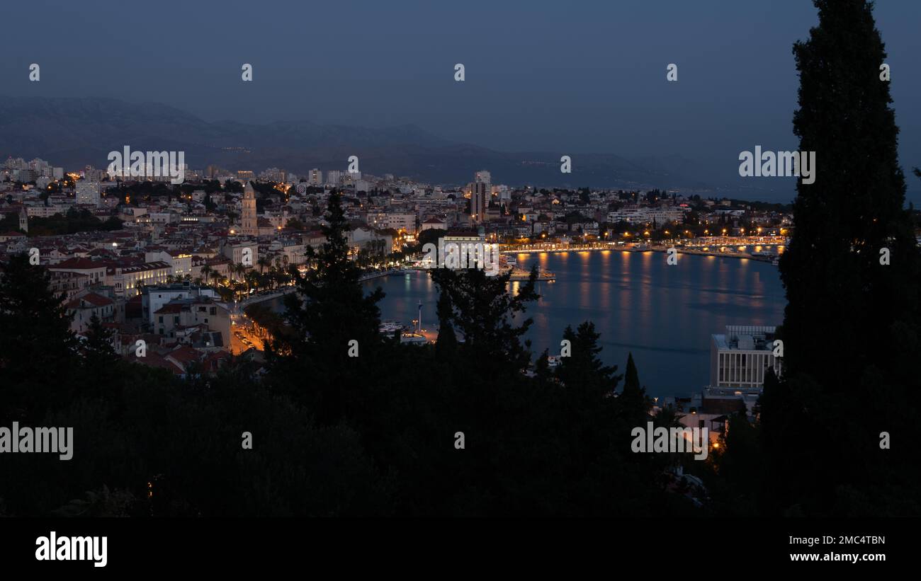 Split frente al mar y puerto Foto de stock