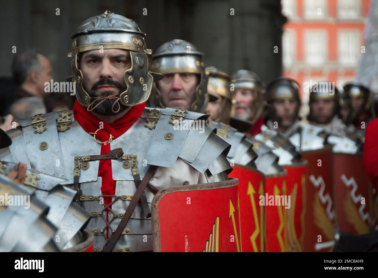 Más de un centenar de legionarios romanos, con estándares y tambores