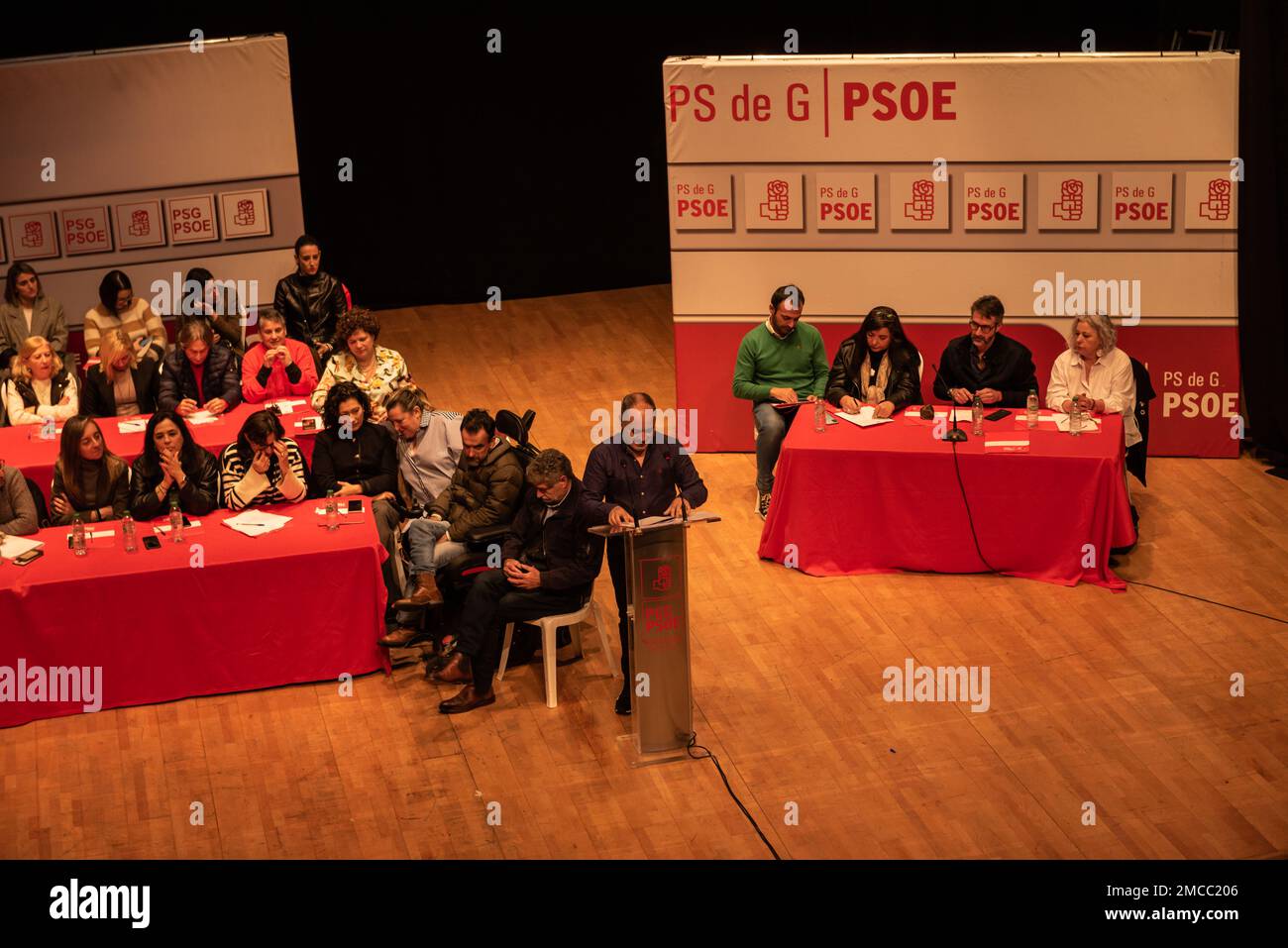 Cangas, España, 21 de enero de 2023: Presentación de los candidatos del PSOE a las alcaldías por David Regades Foto de stock