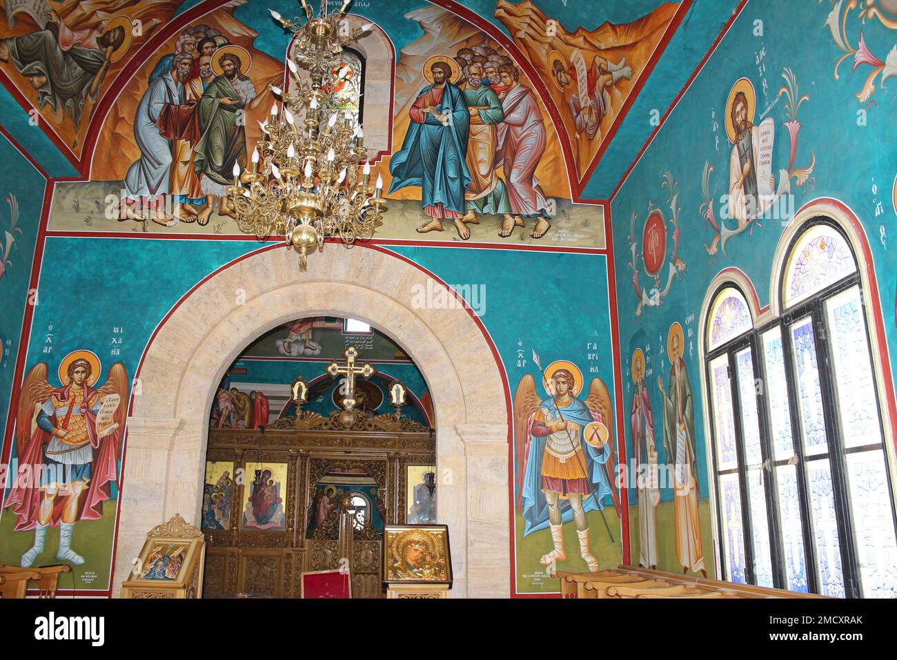 Pinturas Interiores - Iglesia Ortodoxa Griega de Juan Bautista. Al Maghtas, Jordania Foto de stock