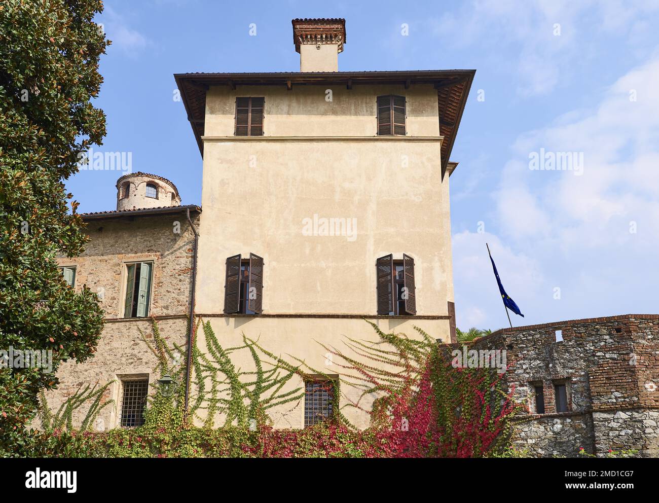 Manta, Itaky, vista exterior del palacio del siglo XVI de Valerano Saluzzo Della Manta conocido como Castello Della Manta Foto de stock