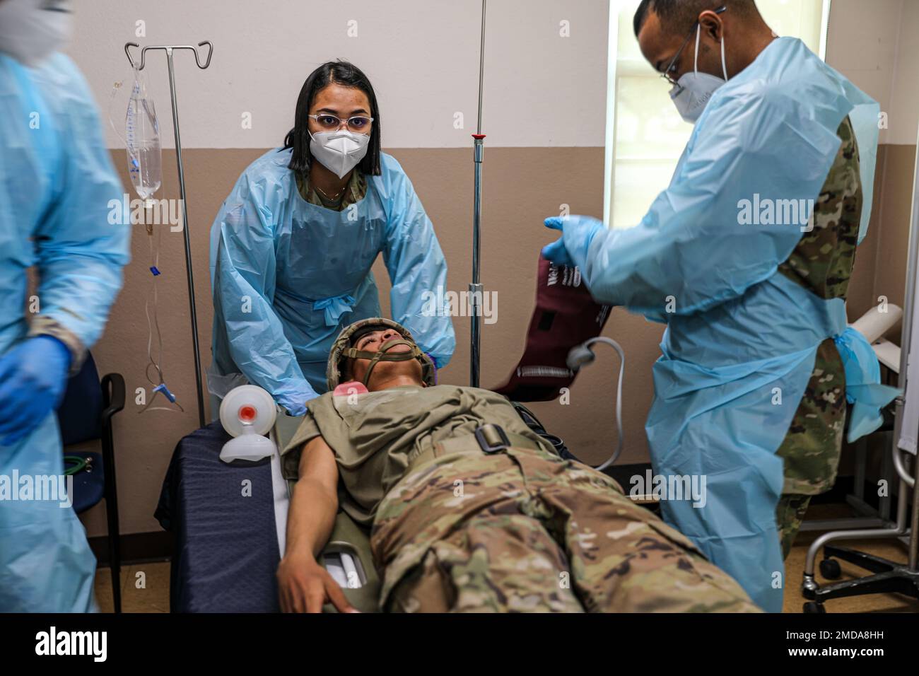Ciudadanos-soldados asignados a la Compañía Médica de Apoyo del Área 181st  de la Guardia Nacional del Ejército de Puerto Rico realizan tratamientos  médicos de rol I y rol II en pacientes simulados