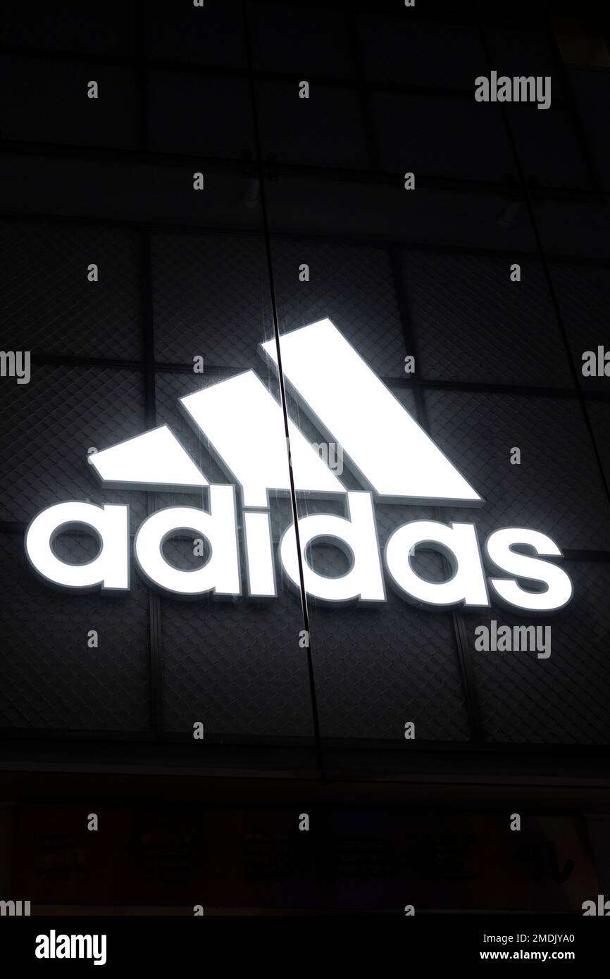 Adidas ubicacion online