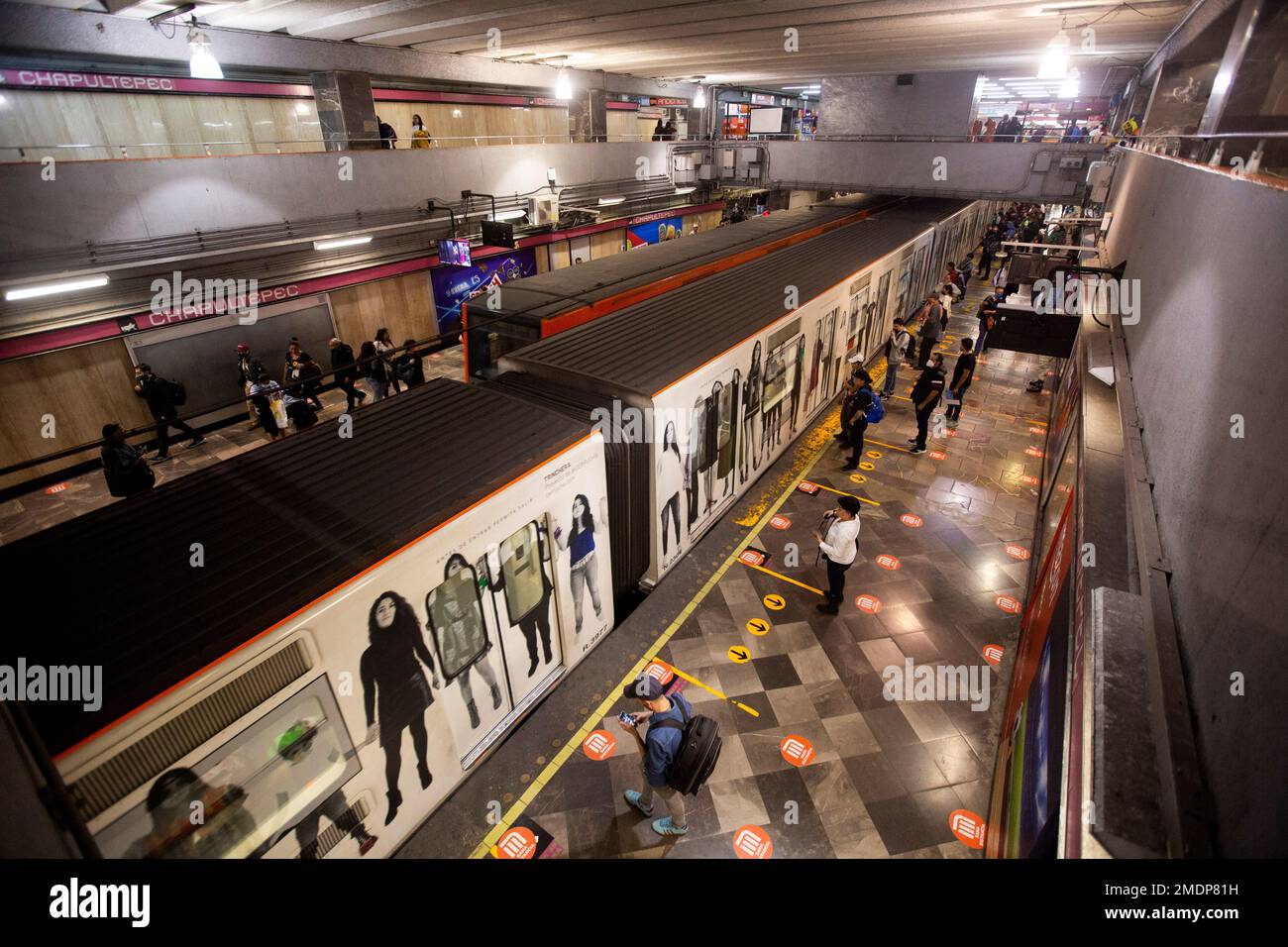Chapultepec metro station fotografías e imágenes de alta resolución - Alamy Chapultepec metro station fotografías e imágenes de alta resolución - Alamy
