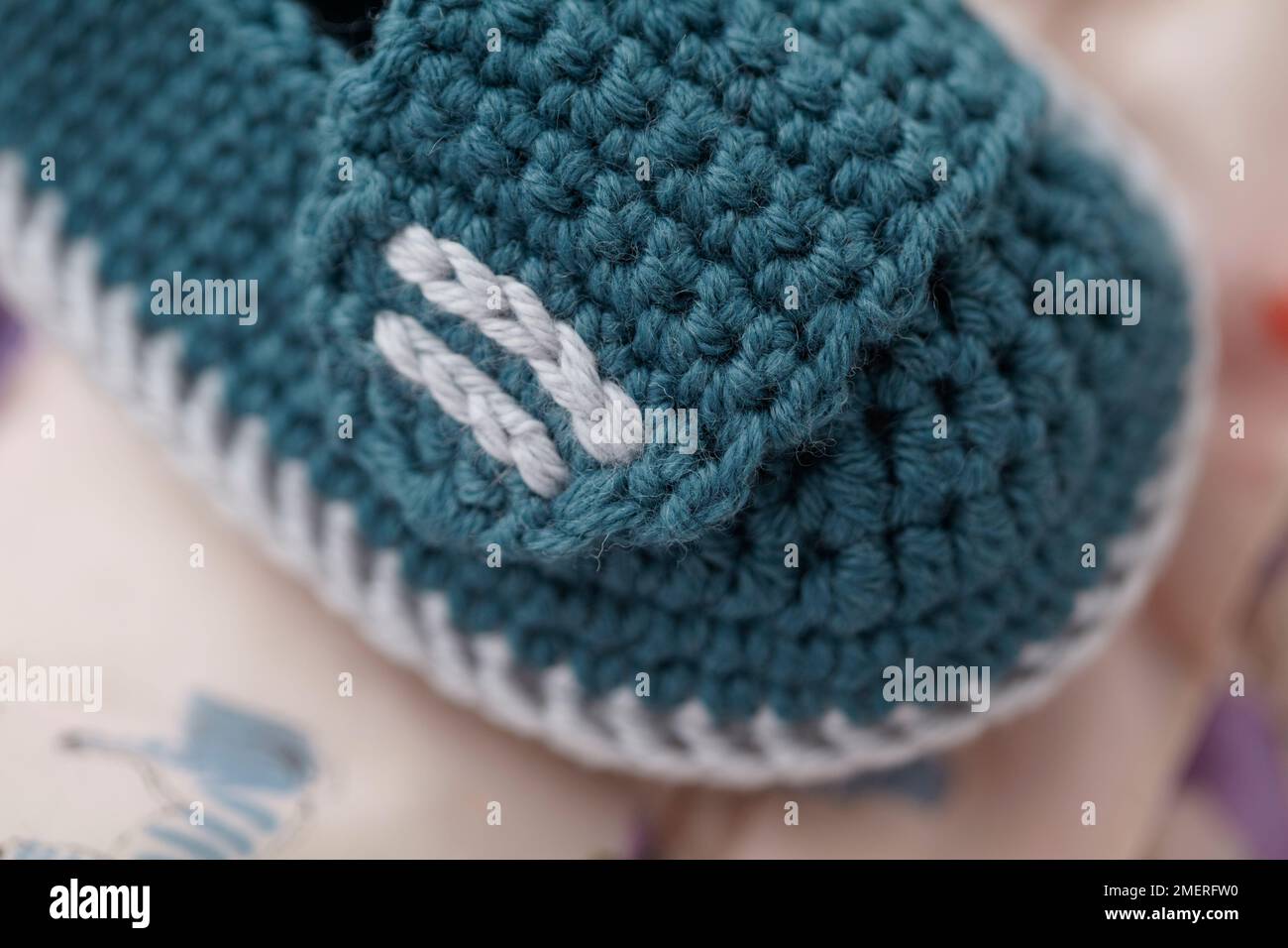 Catastrófico asustado Consulta Botines de ganchillo bebé, primer plano Fotografía de stock - Alamy