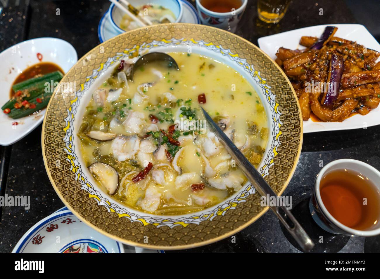 Sopa de pescado en la salsa Sichuan, Hong Kong Foto de stock