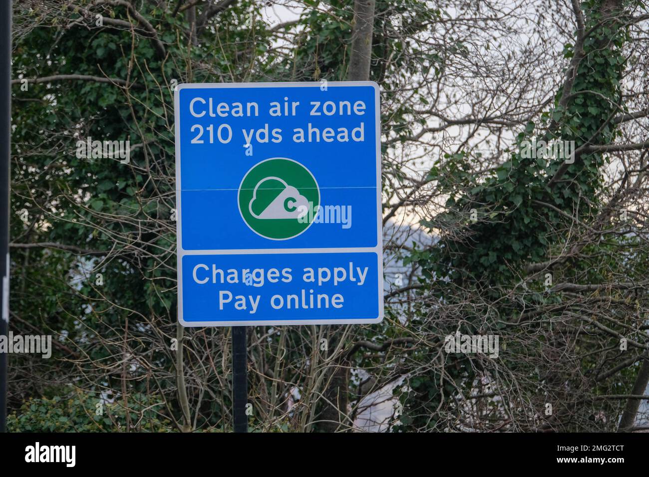 Sheffield Clean Air Zone entra en vigor el 27th de febrero de 2023 Foto de stock