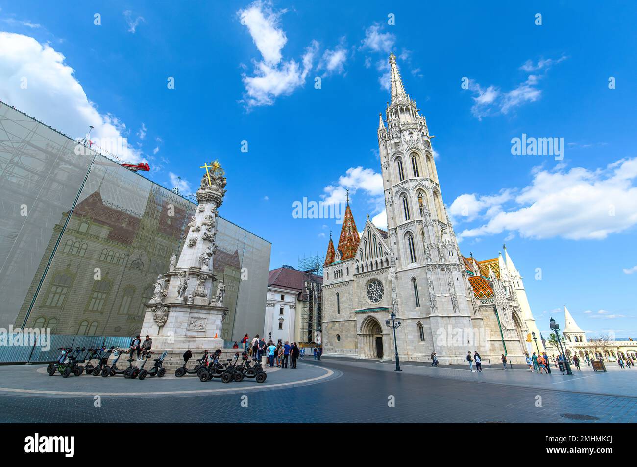 Budapest, Hungría. Iglesia de Matías, una iglesia situada frente al Bastión  de los Pescadores en el corazón del distrito de los castillos de Buda  Fotografía de stock - Alamy