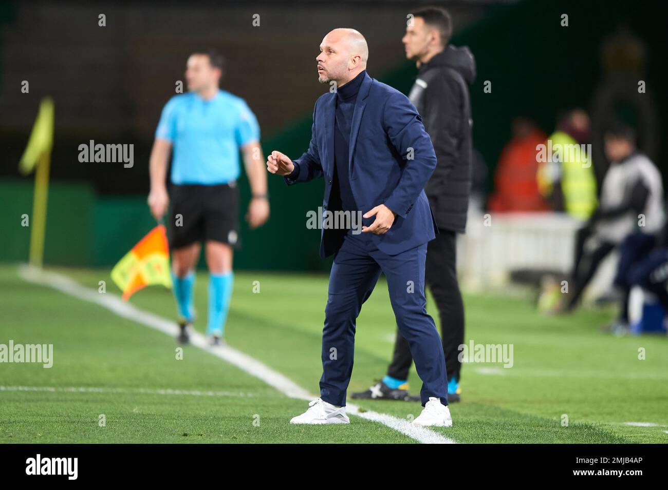 El entrenador del Real Racing Club José Alberto López Menéndez en acción  durante el partido de La Liga Smartbank entre el Real Racing Club y el CD  Tenerife en El Sa Fotografía