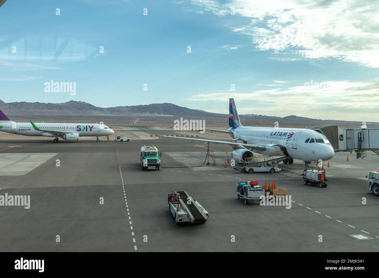 Calama, Chile 7th Dic 2022 Aviones Airbus en el aeropuerto de Calama