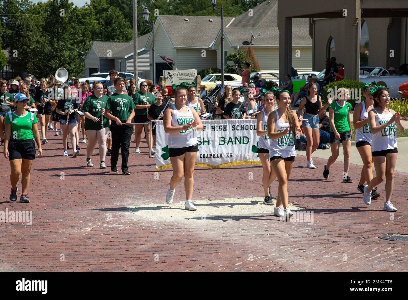 La Banda de Chapman High School participa en el 113th Desfile Anual del