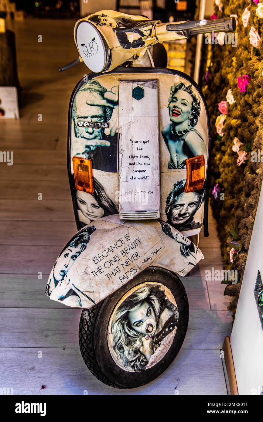 Vespa taormina fotografías e imágenes de alta resolución Alamy