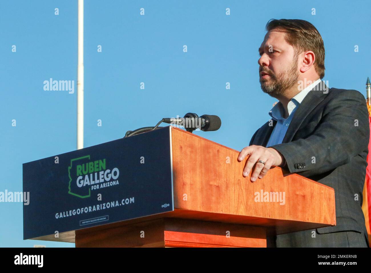 El Representante de Arizona Rubén Gallego inicia formalmente su campaña