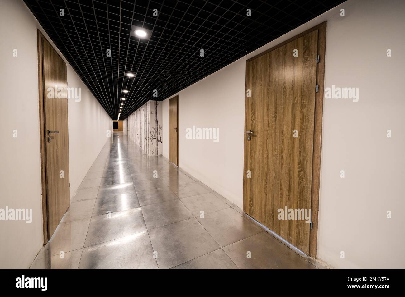 Salón de muchas puertas fotografías e imágenes de alta resolución - Página  2 - Alamy