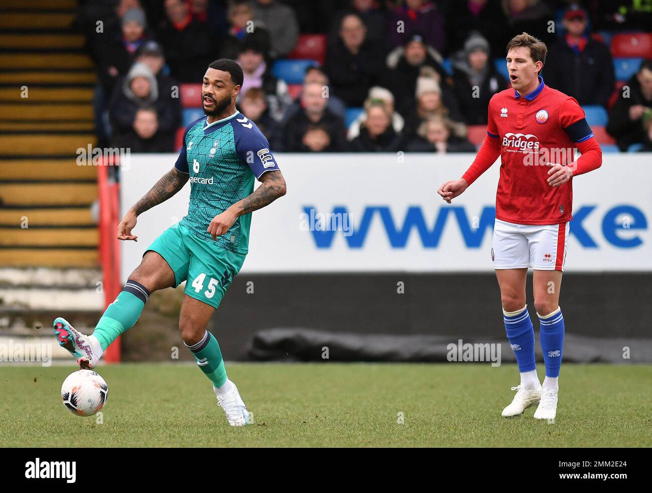 Aldershot ciudad vs oldham atlético fotografías e imágenes de alta