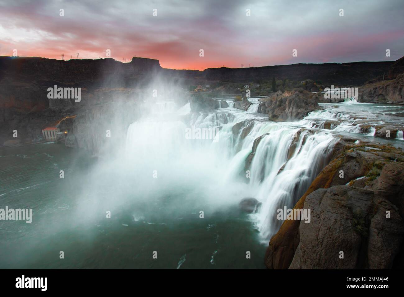 Shoshone Falls al atardecer en Twin Falls, Idaho. Situado a 2 horas de