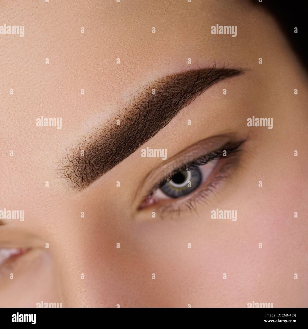 Maquillaje de contorno fotografías e imágenes de alta resolución - Alamy