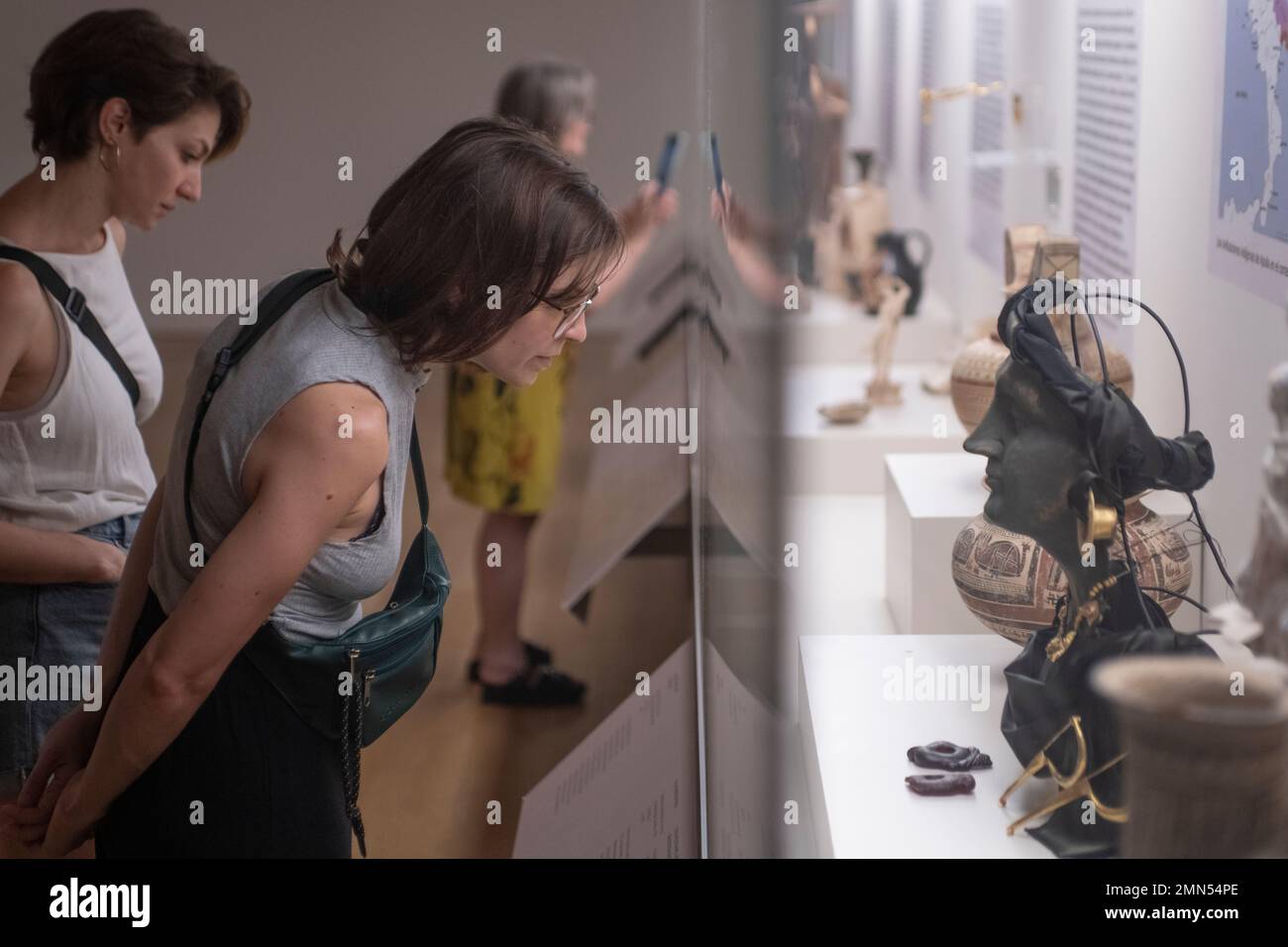 Arte griego, colección del Museo Arqueológico Nacional de Taranto. Museo Nacional de Bellas Artes, Buenos Aires, Argentina Foto de stock