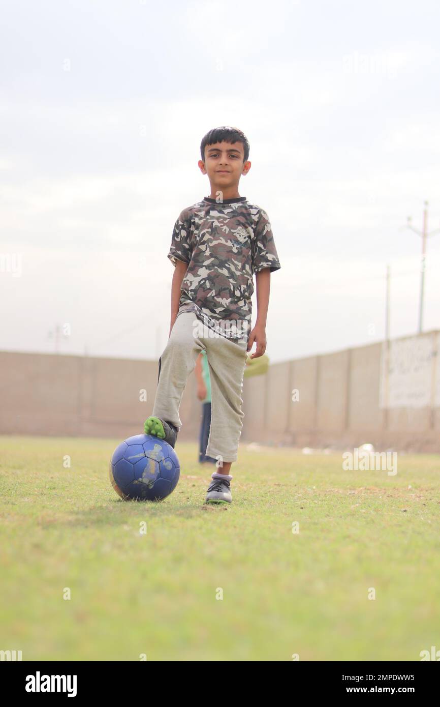 Partido De Fútbol Entrenamiento De Fútbol Para Niños Fotos, retratos,  imágenes y fotografía de archivo libres de derecho. Image 51866238