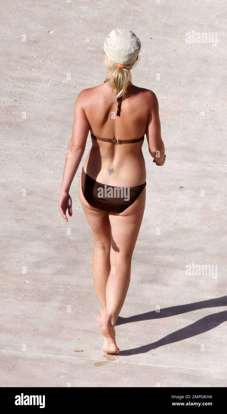 Exclusivo! La Popstar Britney Spears se ve en gran forma en bikini mientras  disfruta de unas merecidas vacaciones después de la etapa norteamericana de  su gira de circo en el Carribbean con