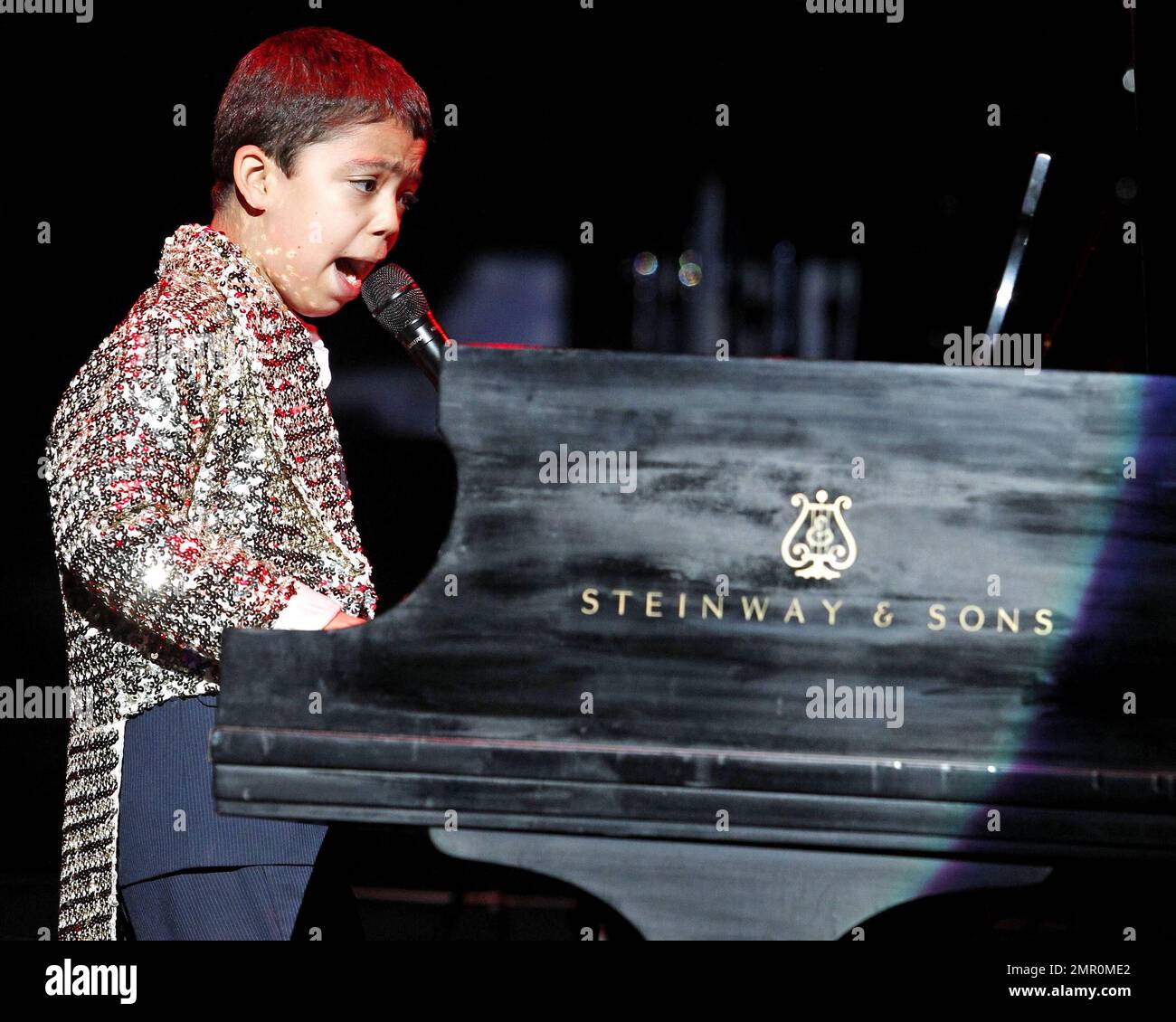 Ethan Bortnick, prodigio del piano de 10 años, abrió para 'Il Volo' en el  Fillmore Miami Beach Theater. Miami, FL. 6th de octubre de 2011 Fotografía  de stock - Alamy