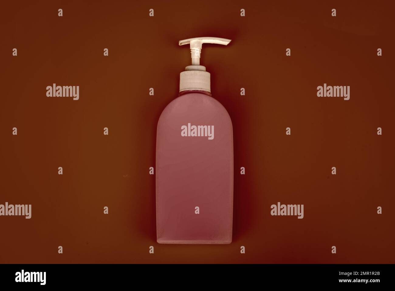 presentación del producto dispensador de jabón. anuncio de desinfectante sin  marca Fotografía de stock - Alamy