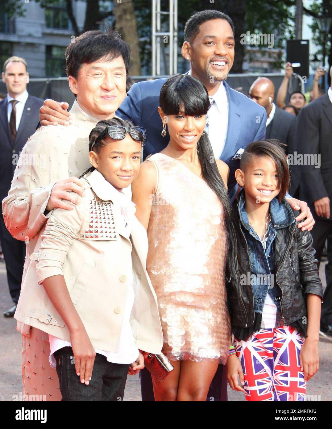 Jackie Chan, Jaden Smith, Jada Pinkett Smith, Will Smith y Willow Smith  llegan para el estreno en Reino Unido de 'The Karate Kid' celebrado en  Odeon Leicester Square. La joven y de