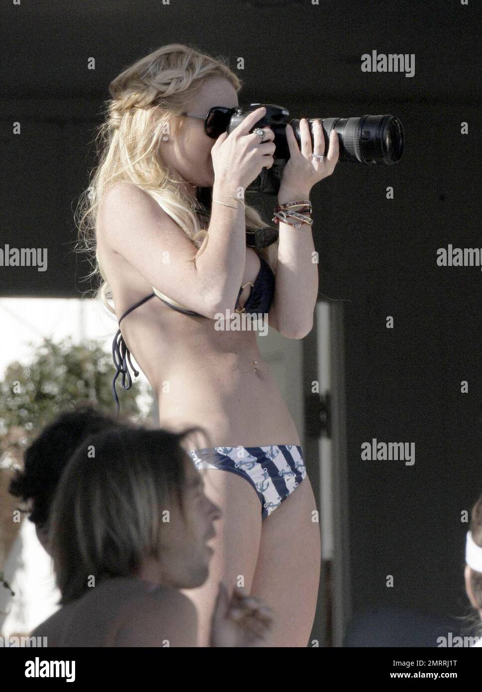 Lindsay Lohan celebra su 21st cumpleaños durante una fiesta con familiares  y amigos en una casa de playa. La estrella problemática, recién salido de  la rehabilitación, pasó el día en bikini tomando